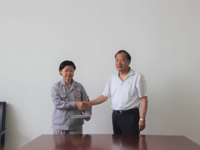 ��˾�I(l��ng)��(d��o)���Lο��(w��n)�ϸɲ������h�T�����y�h�T