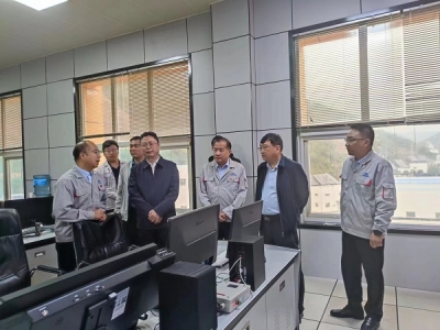 �����ɫ���ټ��F�hί��ӛ�������L��ȺӢһ�е���˾�{(di��o)�Йz��